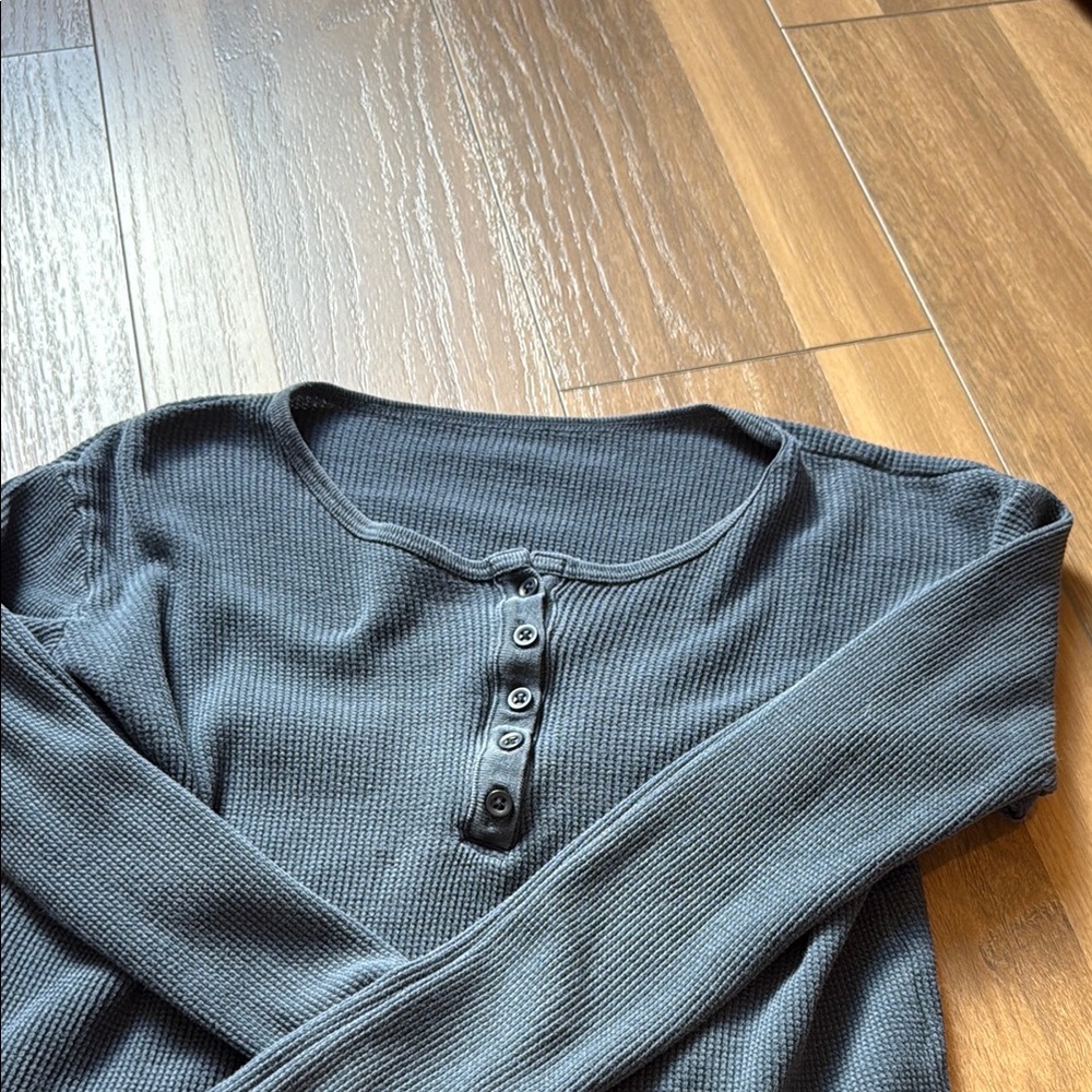 Brandy Melville Gray Long Sleeve Tee with Knit Texture